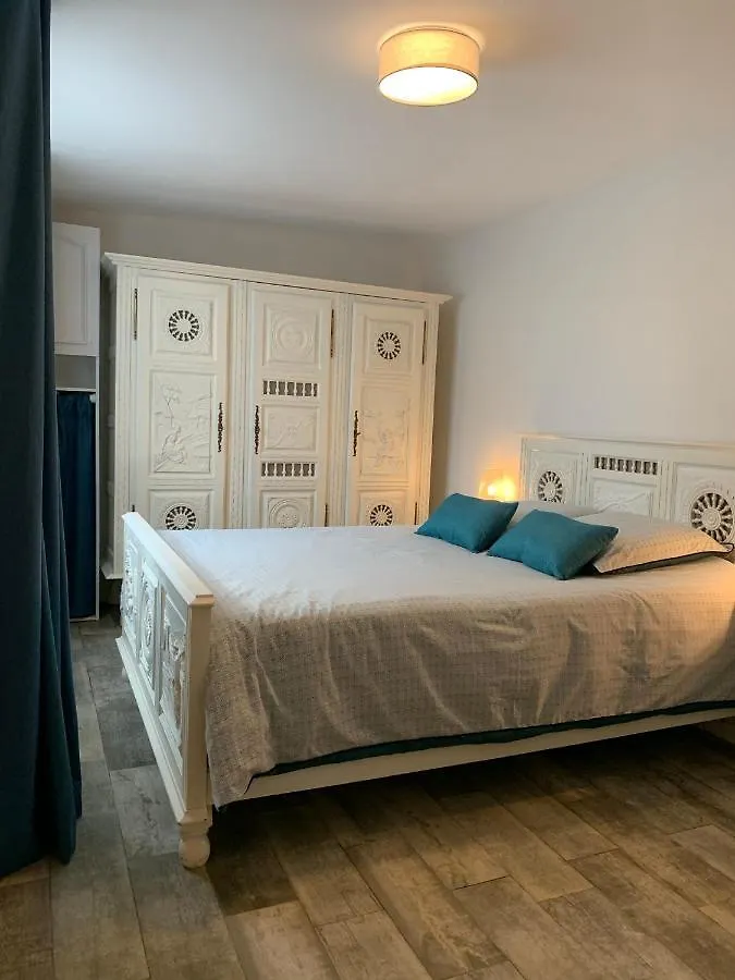 La Barge Rousse Villa Baden 0*,  France